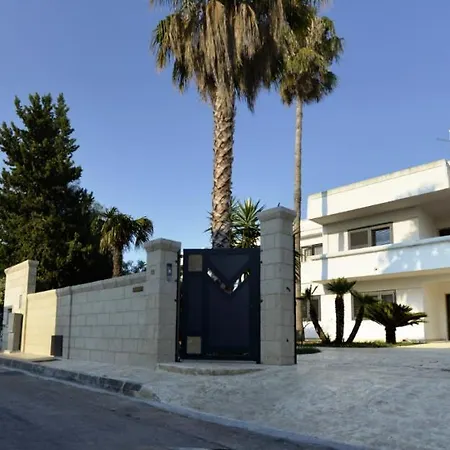 Dei Ciclopi Bed and Breakfast 3*