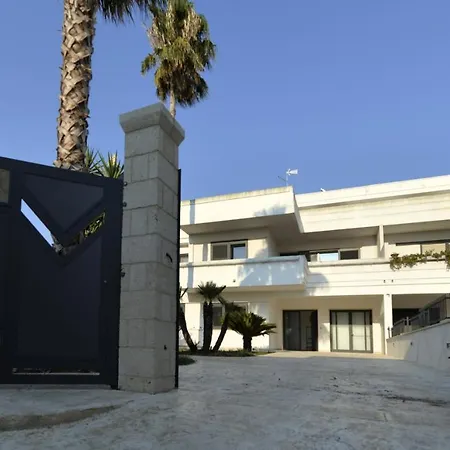 Bed & Breakfast Dei Ciclopi 3*